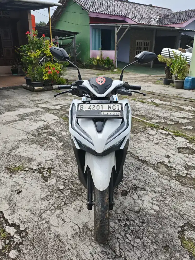 {forsale} Vario New 125cc 2018 Surat lengkap