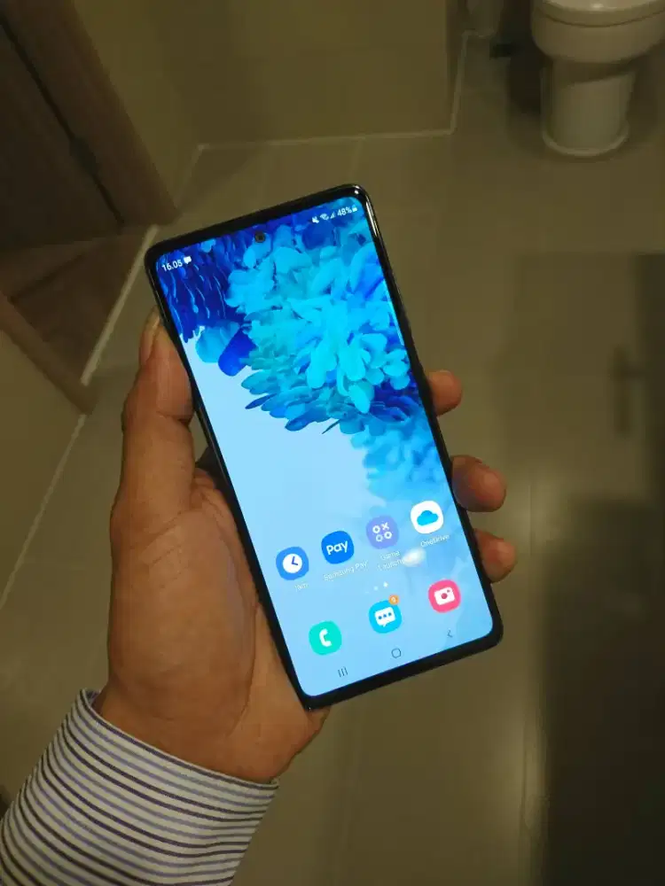 Samsung S0fe  8/128 ex inter