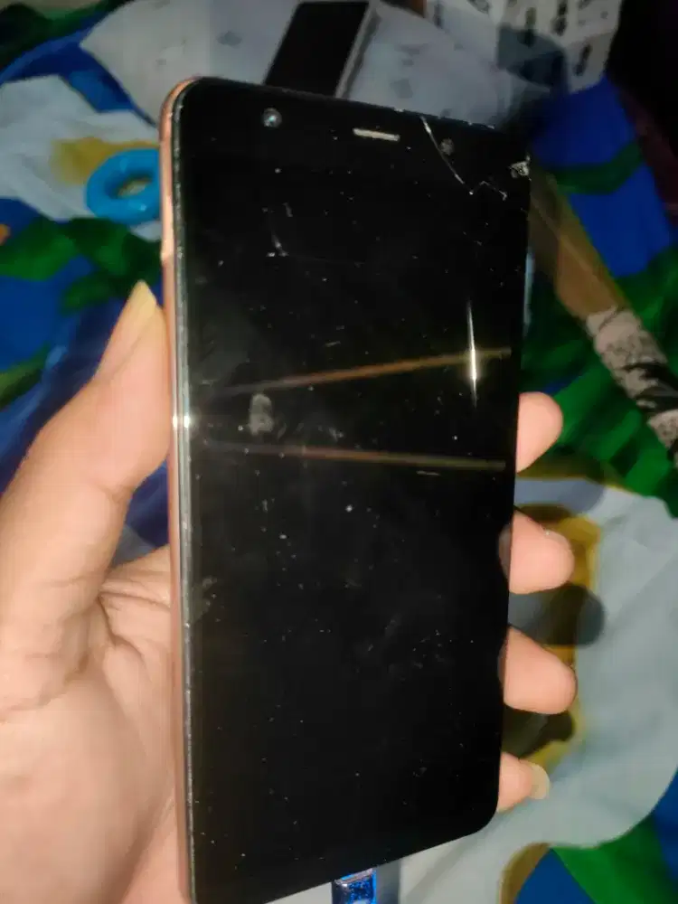 samsung a7 2018 4/64gb