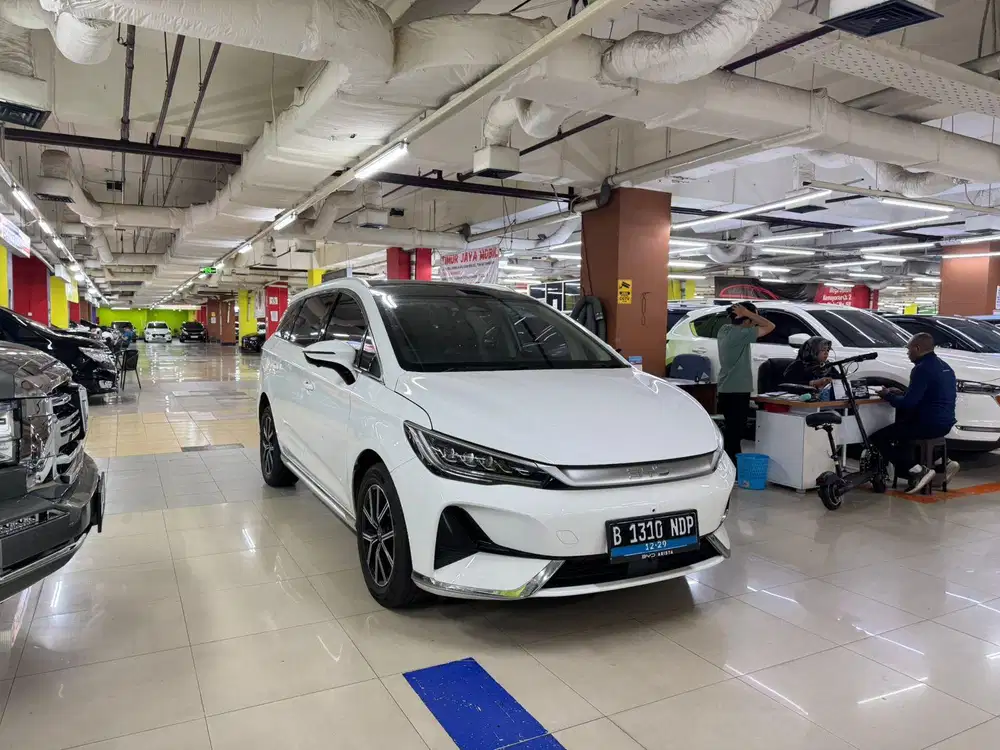 BYD M6 Superior 2024