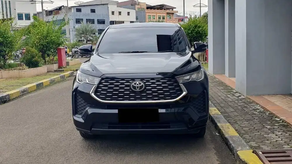 Toyota Kijang Innova Zenix 2.0 V non hybrid 2RSE AT Hitam 2023 low km