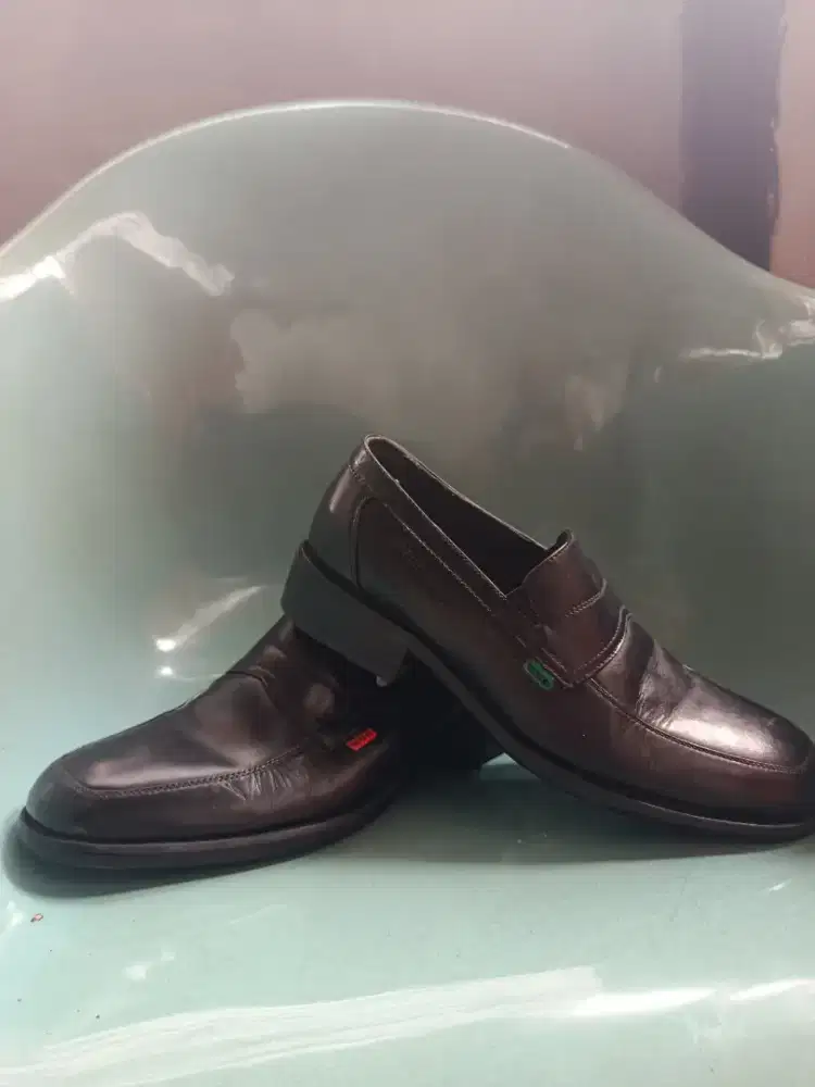SEPATU SLIP ON KULIT