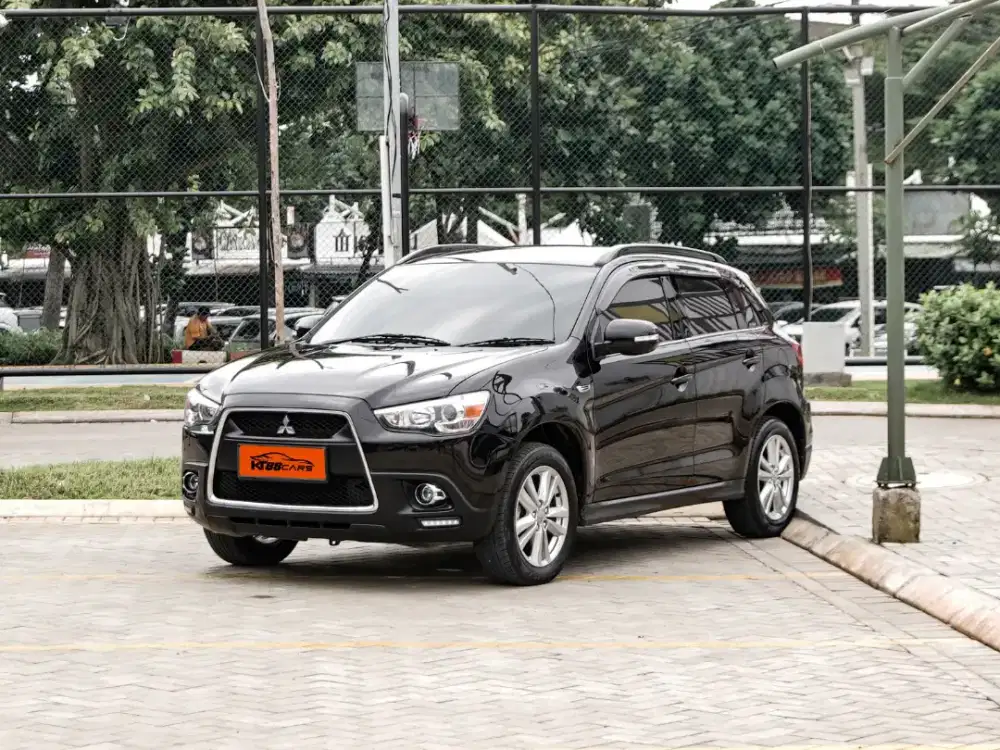 Mitsubishi Outlander PX 2.0 Matic 2013 Hitam ganjil