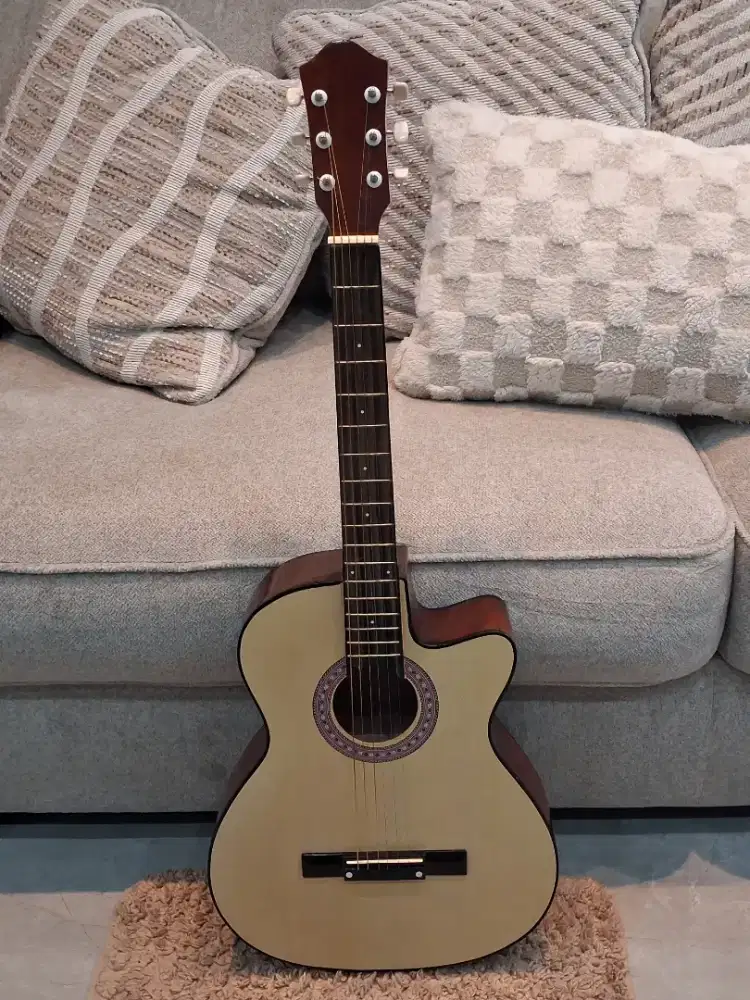 Gitar Akustik Lengkap! Ekstra senar