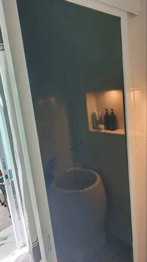 Menerima Jasa Pembuatan Sticker kaca kamar mandi & pasang Kaca Film