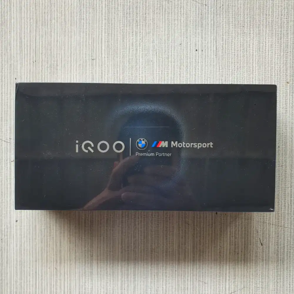 iQOO 13 (12GB + 256GB) NEW SEALED!