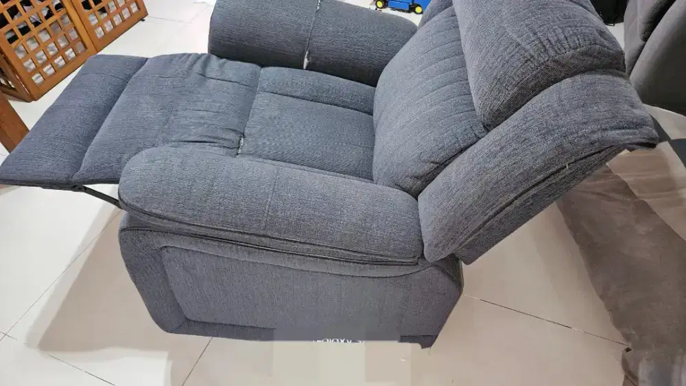Sofa Reclining Goyang dan Putar 360