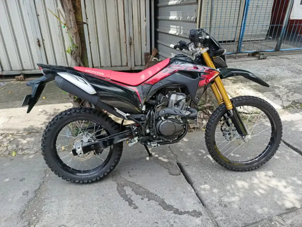 UD ENY MOTOR - Honda CRF 150 thn 2025 mulus