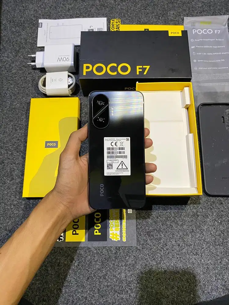 poco f7 12/512 black