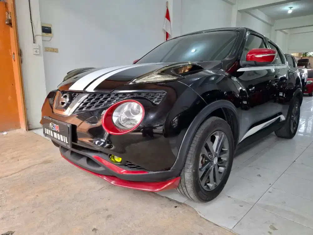 NISSAN JUKE RX REVOLT RED INTERIOR, 2015