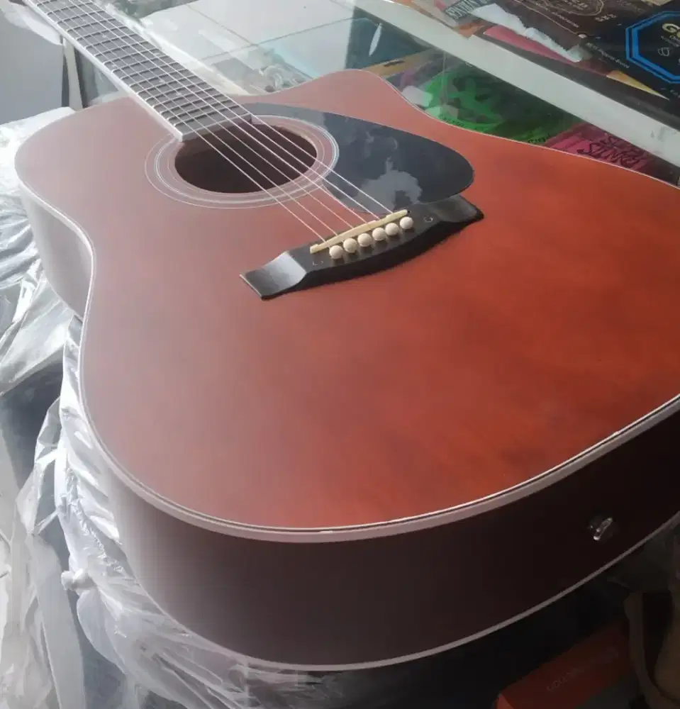 Guitar akustik  mrtns