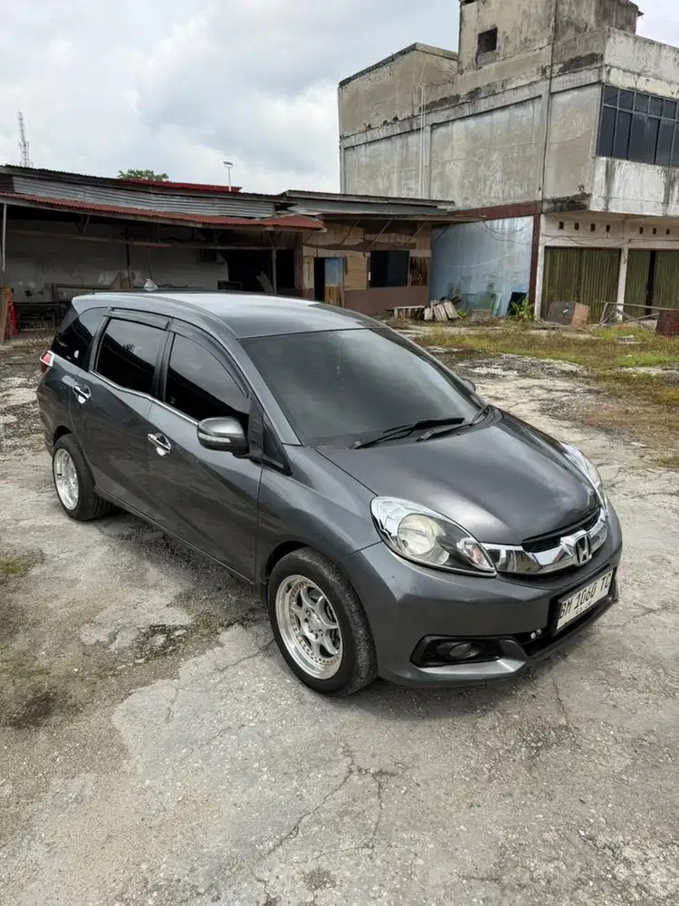 DI JUAL MURAH !! HONDA MOBILIO E AT 2015