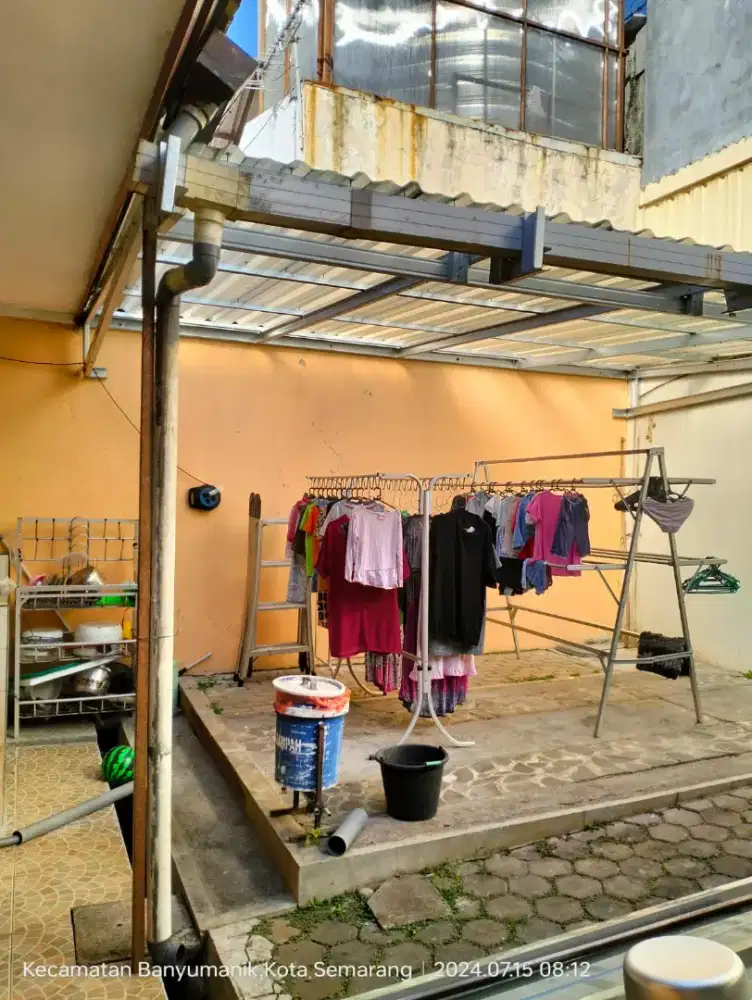 Dijual rumah 2 lantai plus Meubelnya di Durian Banyumanik