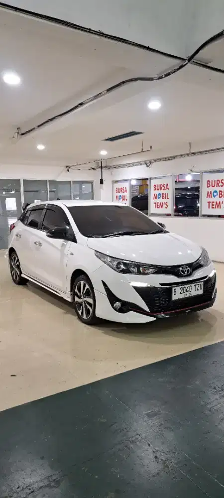 Toyota Yaris TRD Sportivo 7 Airbag, Matic putih, harga n dp terjangkau