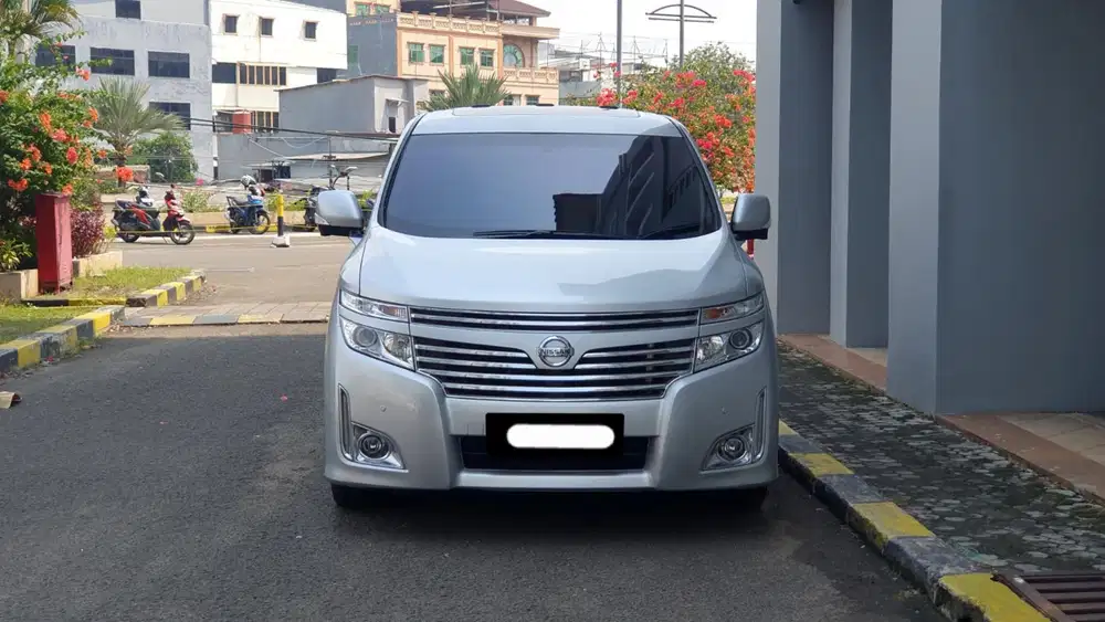 Nissan elgrand hws 2.5 atpm 2013 silver