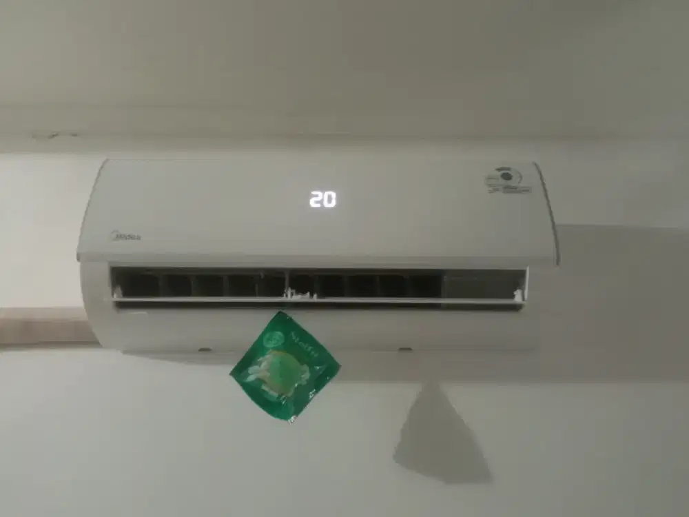 AC Midea 3/4pk jual rugi