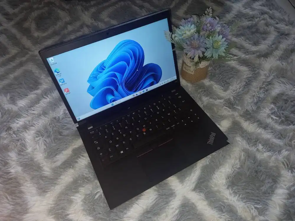 Laptop Lenovo ThinkPad i7 RAM 16 SSD 512 Toch screen Wind 11 Pro