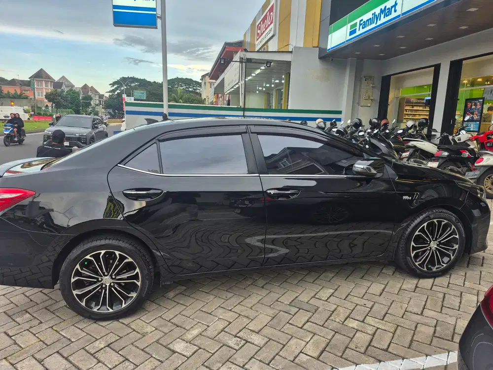 Toyota Corolla Altis 2015 Bensin
