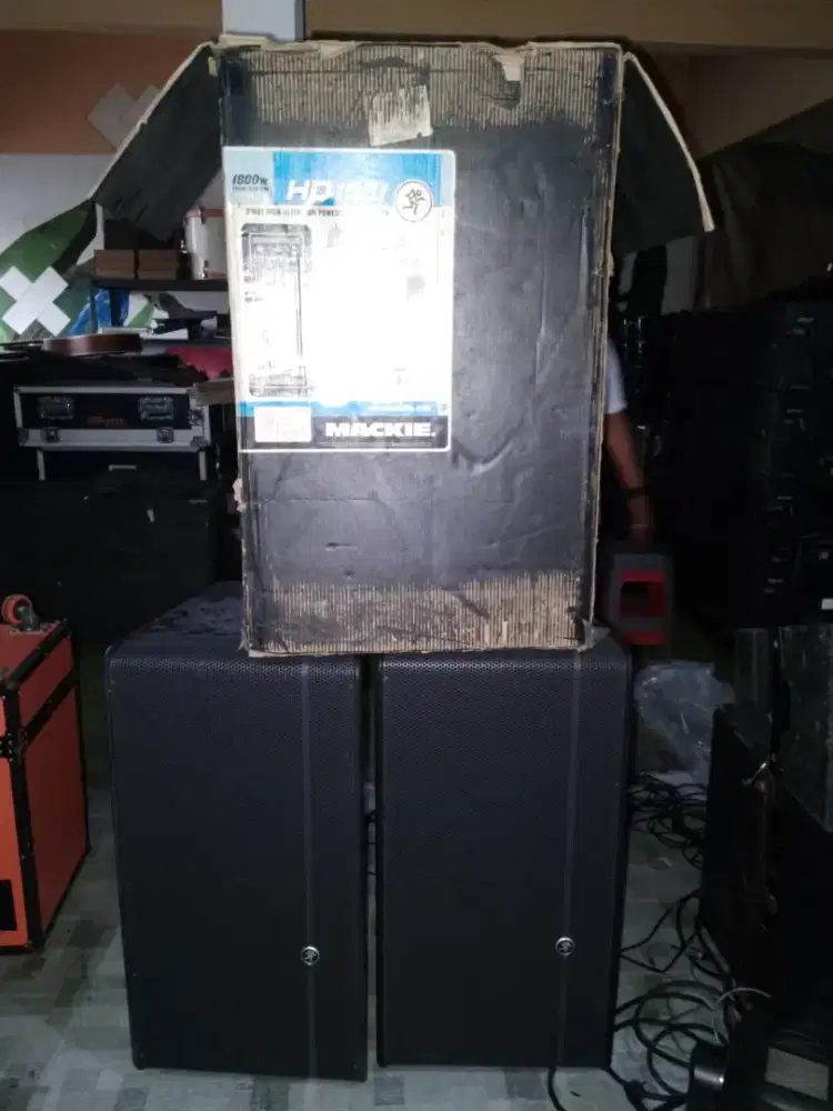 Mackie HD1531 / 3 way