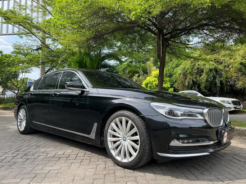 BMW 740i pure excellence 3.0 AT 2017