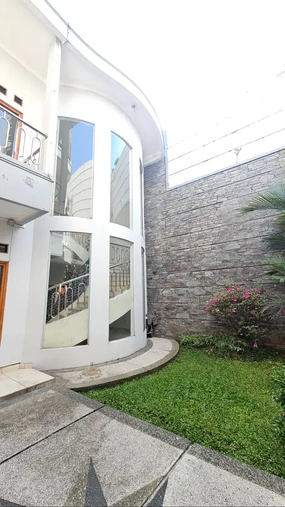 RUMAH MEWAH 2 lantai Mekarwangi, Singgasana Pradana, Mekar wangi