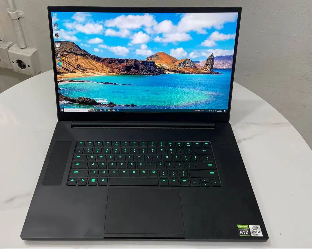 Laptop Razer blade Pro 17 core i7 gen 10 ram 16gb SSD 512gb vga 8gb