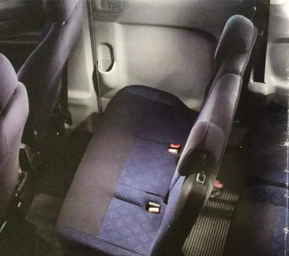 Jok tengah Nissan Evalia