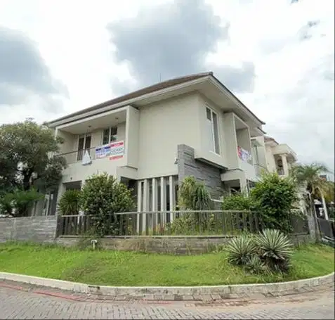 Dijual Rumah Pakuwon City Cluster San Diego 2,5 Lantai Siap Huni