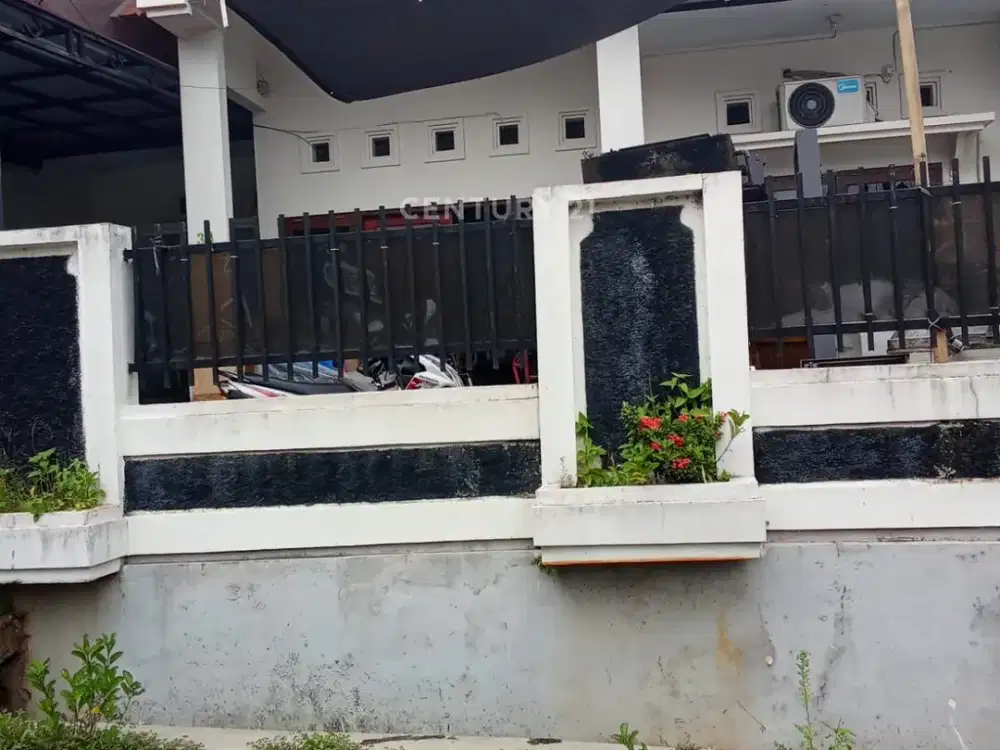 RUMAH DI DAERAH BANYUMANIK SEMARANG LOKASI STRATEGIS