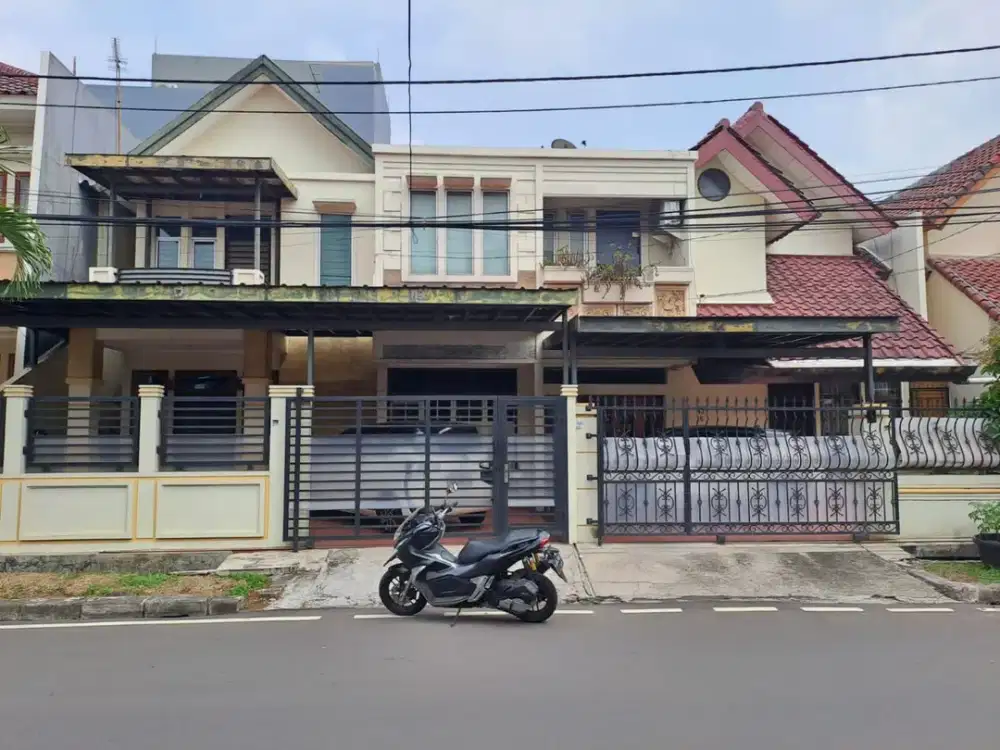 Rumah Besar 2 Lantai Taman Semanan Indah 5 KT, SHM, Bisa 2 Unit Gandeng