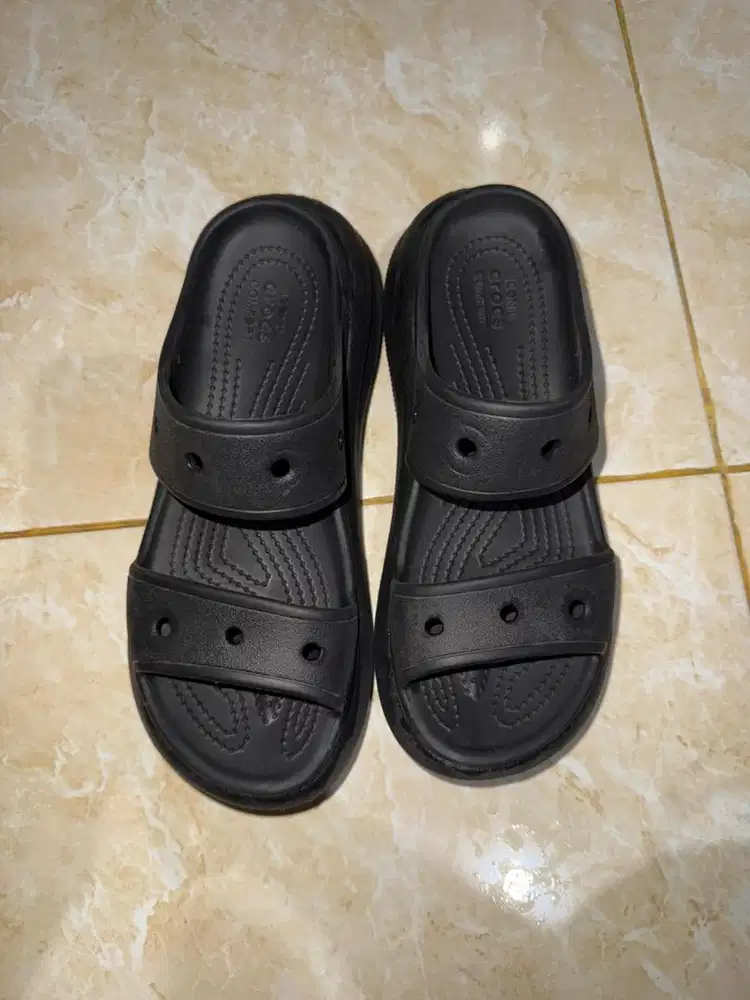 Dijual bekas sandal crocs asli 100%