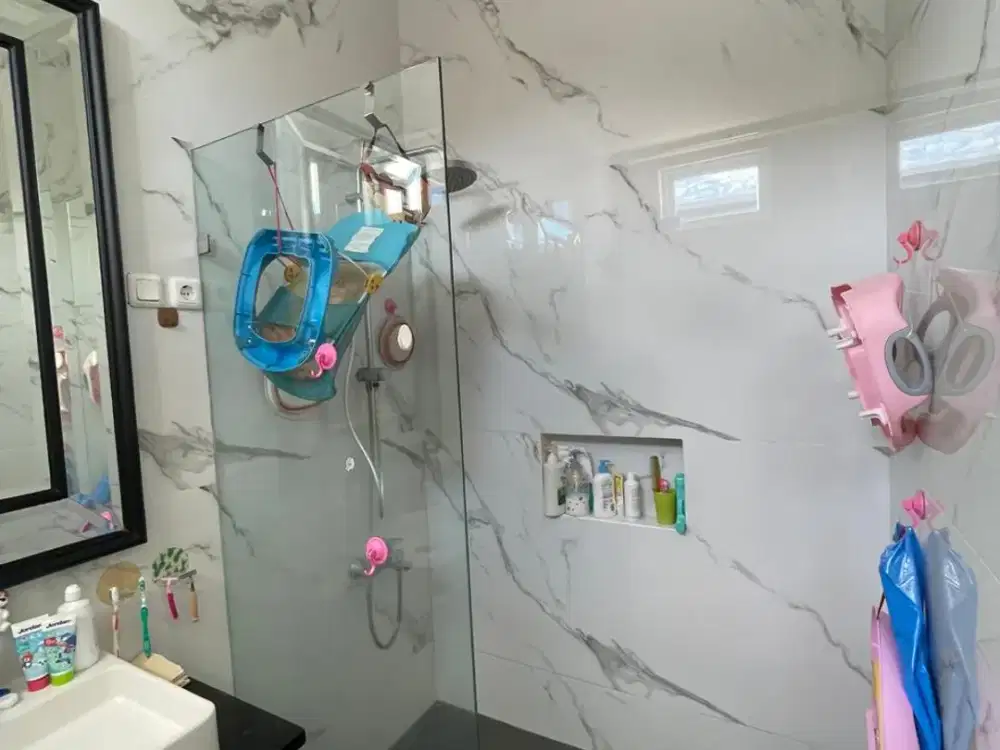 Disewakan Rumah di Kenari Golf Pik 1 Uk.8x15m2 Furnished