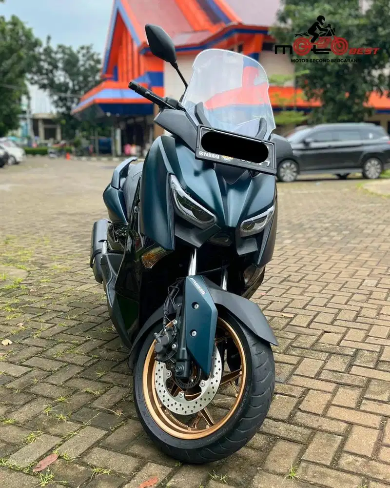 Yamaha XMax ABS 2022, Tgn Pertama