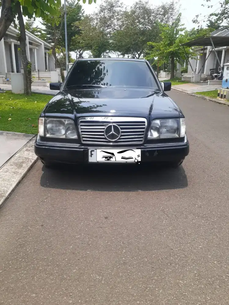 Jual Mercy W124 E300 1989