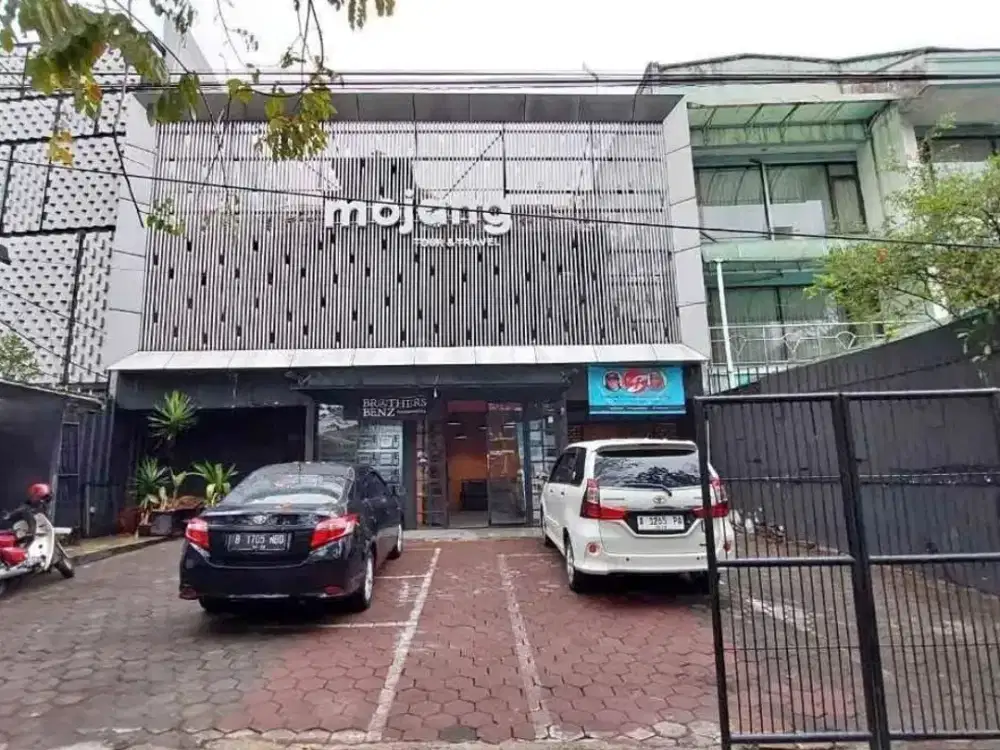 Gedung Cocok untuk Cafe dan Kantor Mainroad Pelajar Pejuang