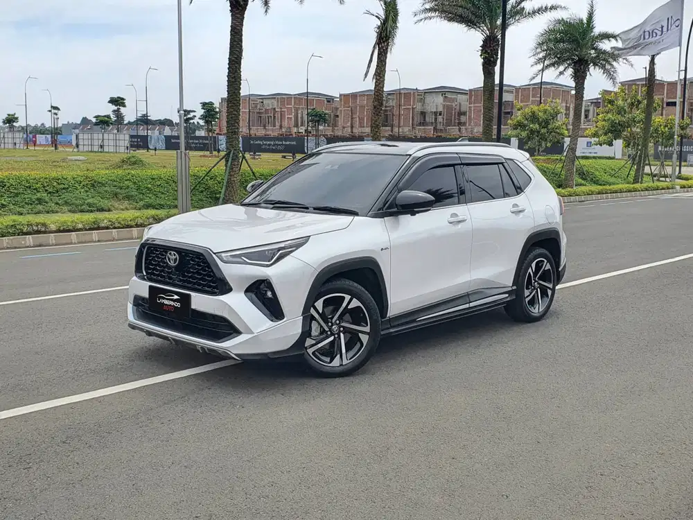 TOYOTA YARIS CROSS 1.5 GR TSS HYBRID 2024 PUTIH 2023