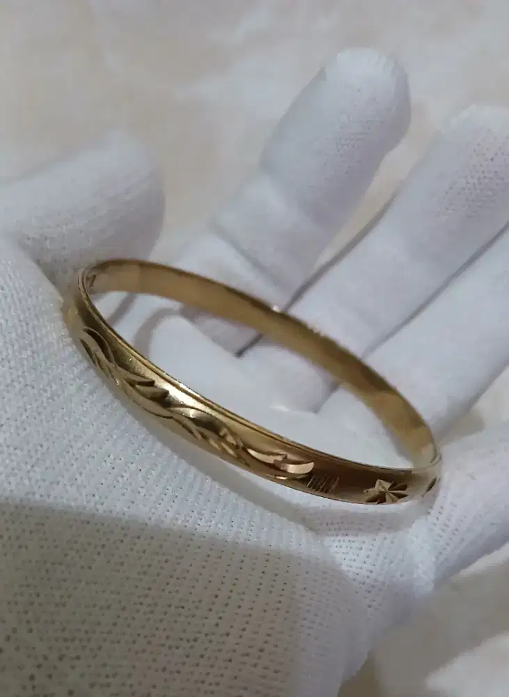 Gelang vintage wanita