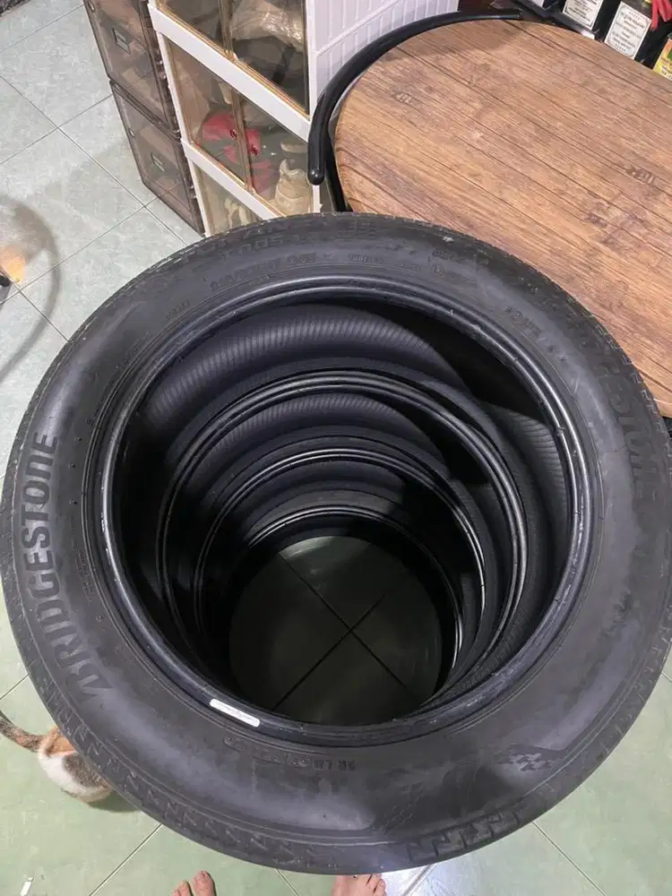 BAN Mobil Bridgestone R17 siap pakai
