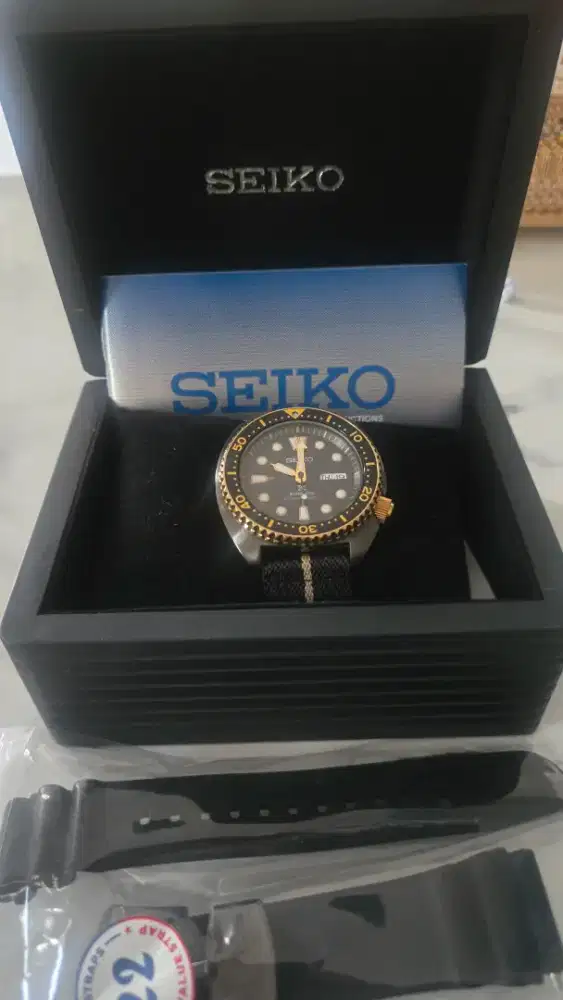 Seiko turtle black gold
