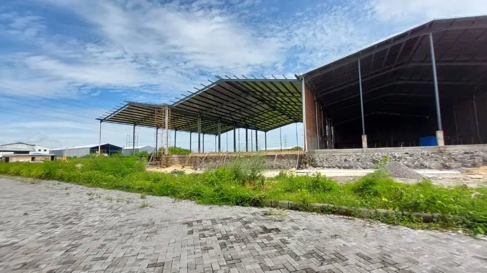 Dijual Gudang Romokalisari Baru Gress Bagus Bangunan Anti Panas