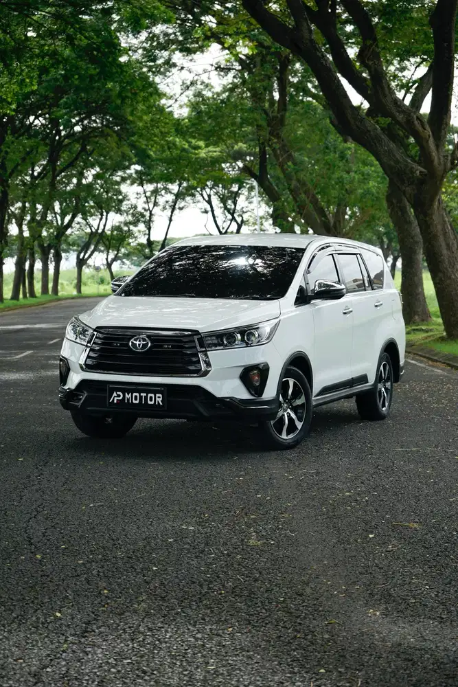 Innova Venturer Matic Diesel Putih Facelift 2021