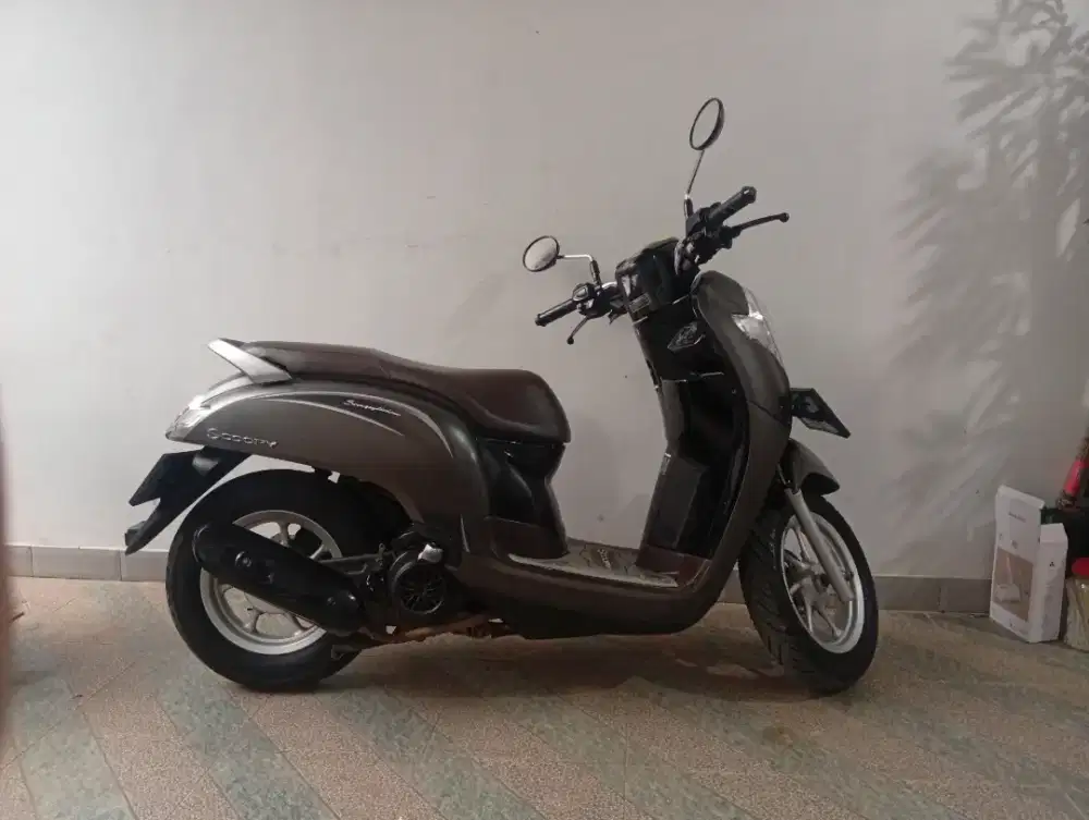 Scoopy 2019 Stylish [Matte Gray] Tangan Pertama