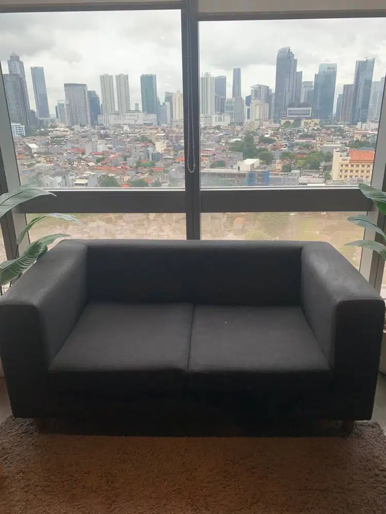 sofa duduk ikea abu-abu