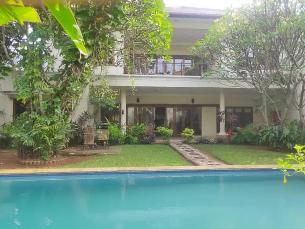 Dijual Rumah Mewah, Cozy di Kemang Selatan