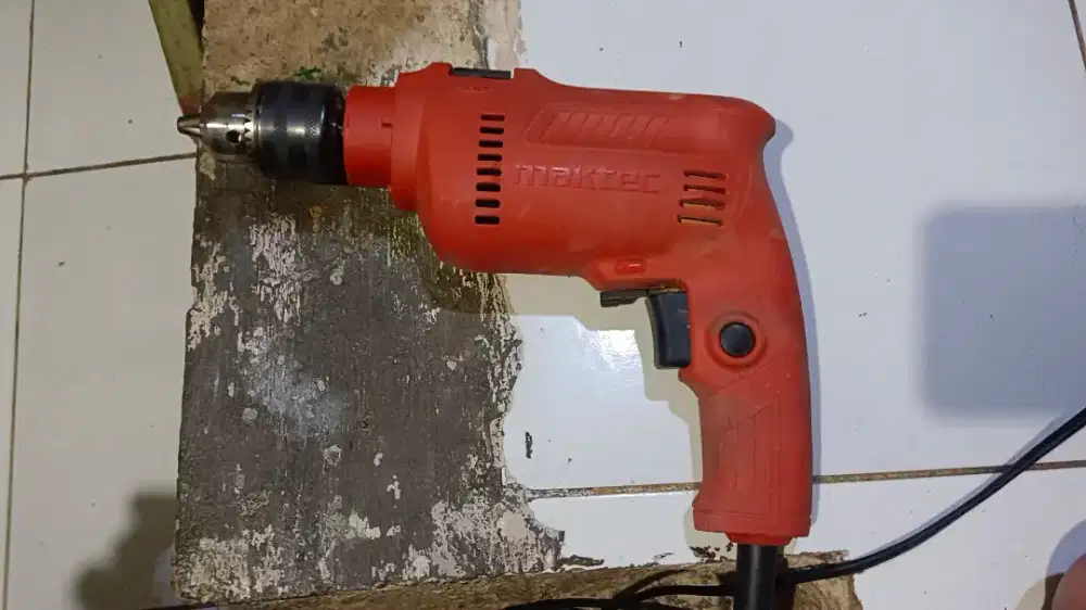 Mesin Bor Maktec MT80B, Lengkap dgn kuncinya 