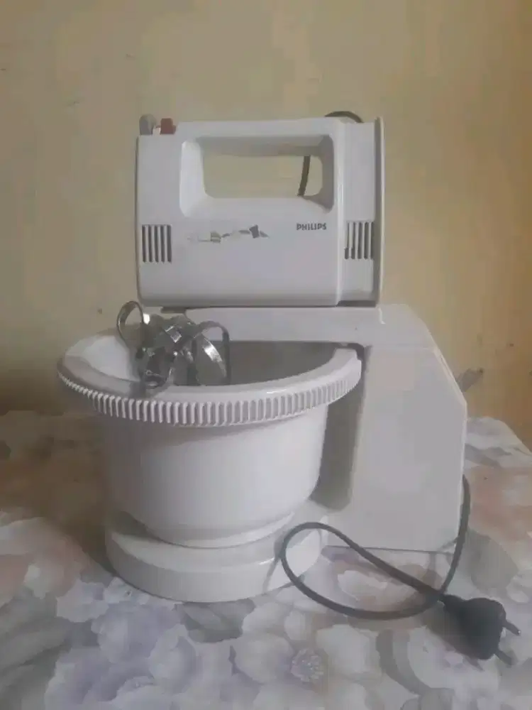 Philips Stand Mixer HR1505. 
