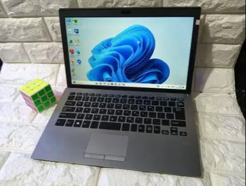 Laptop SONY VAIO Core i5 Gen8 RAM 8GB *RRT