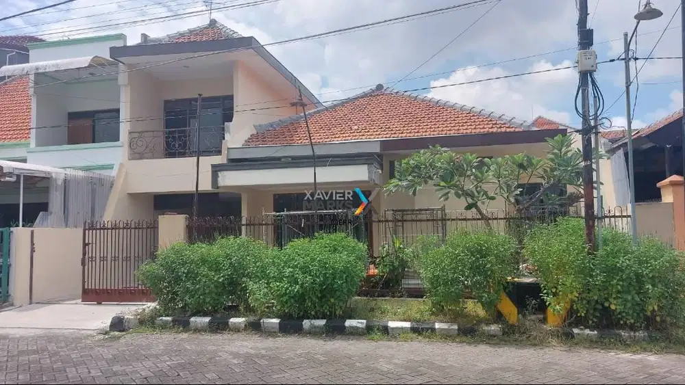Dijual Rumah Manyar Kartika Row Lebar Terawat Siap Huni