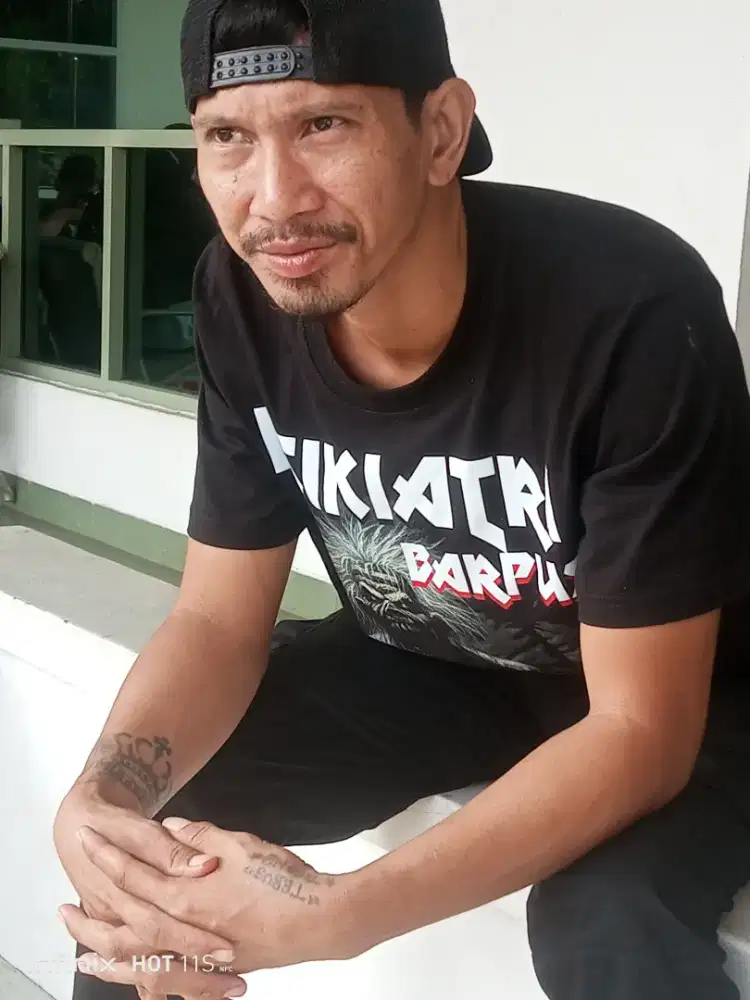 Saya Mencarii pekerjaan di bidang alumunium/kaca rakit pemasangan
