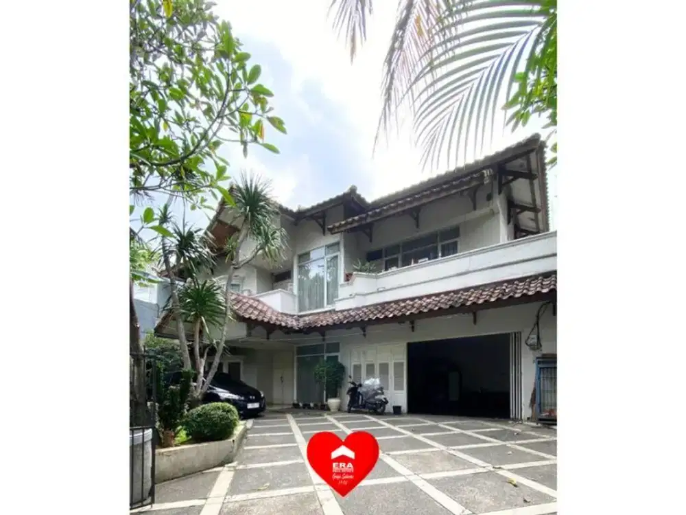 Rumah Ada Kolam Renang di Kebayoran Baru, Jakarta Selatan